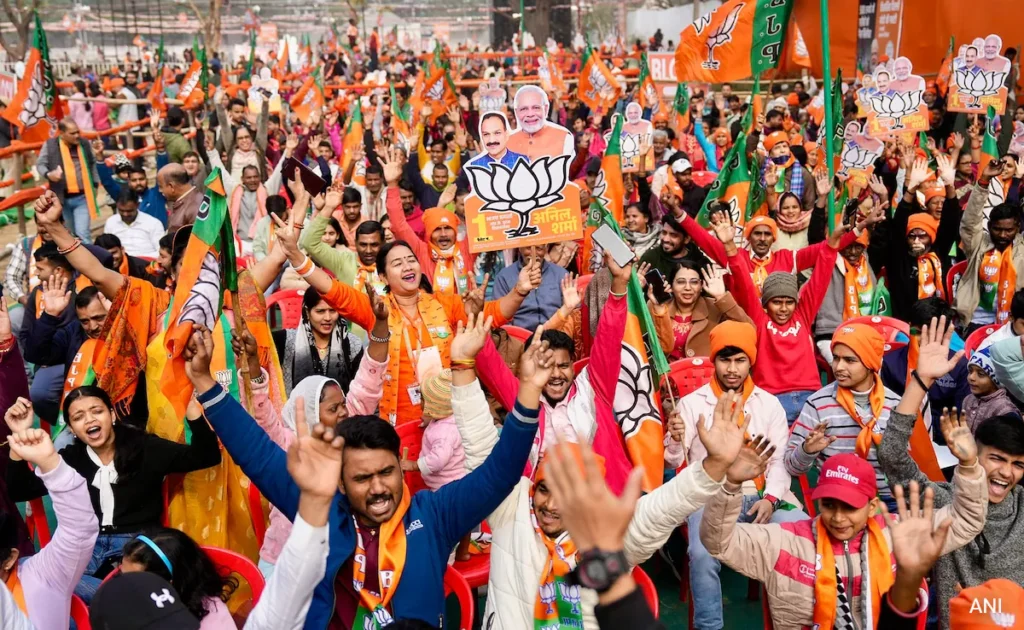 एक साथ BJP के इन 50 बड़े नेताओं ने छोड़ी पार्टी, वजह जानकर उड़े लोगो के होश।